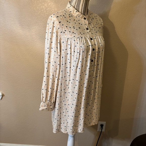 NWOT Blouse Medium Edge by Jen Rade Cream Button-Up Gold & Navy Ditzy pattern - Picture 5 of 16
